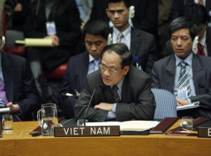 Le Luong Minh, former Permanent Representative of Viet Nam, addressing the Security Council in 2008. UN Photo/Eskinder Debebe